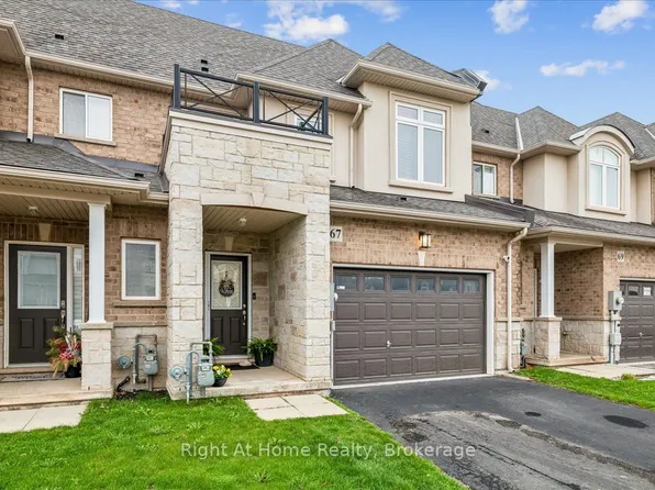 67 Foothills Ln, Hamilton, ON L8E 0K1