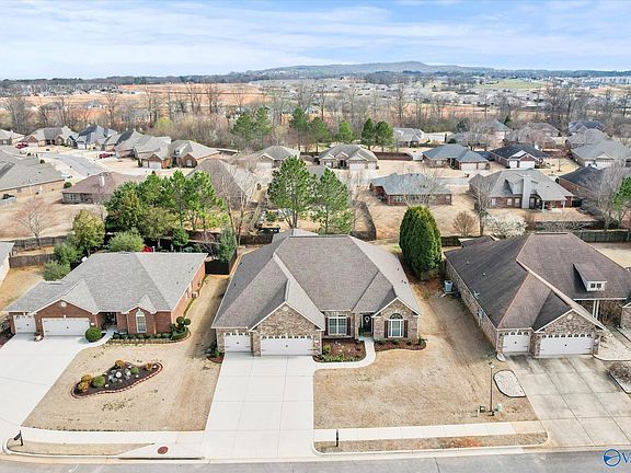 2nd image of 208 N Mossy Creek Cir NW