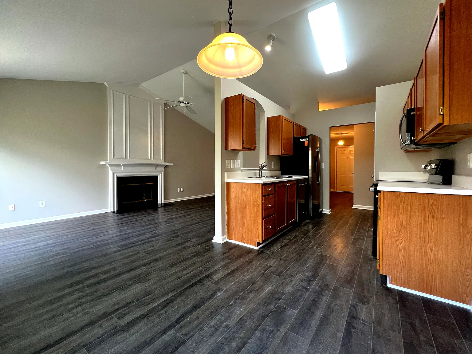 3 bed, 1248 sqft, $2,010 — Photo 3
