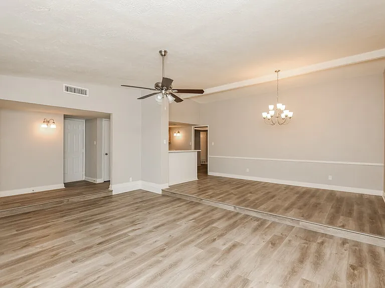 4301 Campion Ln — Photo 3
