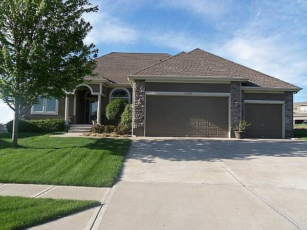 Beautiful 3-Bd True Ranch