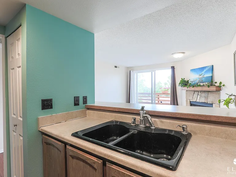 9645 Independence Dr #302 — Photo 10