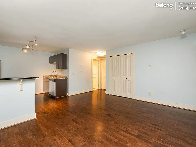 120 NW 39th St #202 — Photo 5