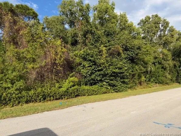 3081 SE Sumner Ln, Port Saint Lucie, FL 34952