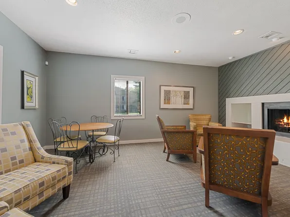 Pebble Point Apartments