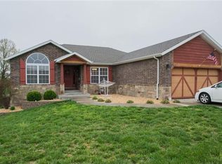 1126 W Great River Dr, Nixa, MO 65714
