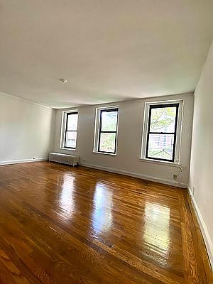 3rd image of 401 E 58th St APT 5
