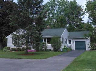 63 Park Rd, Churchville, NY 14428