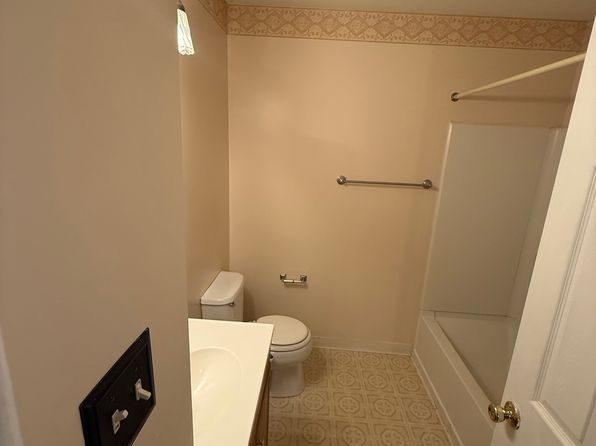 208 Bellwether Ct