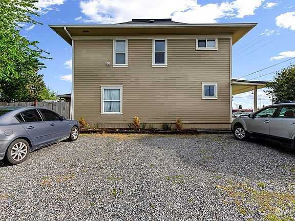 2nd image of 601 Cedar Avenue