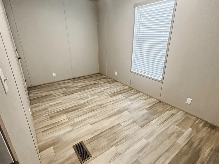 286 Pipers Ln #286 — Photo 7