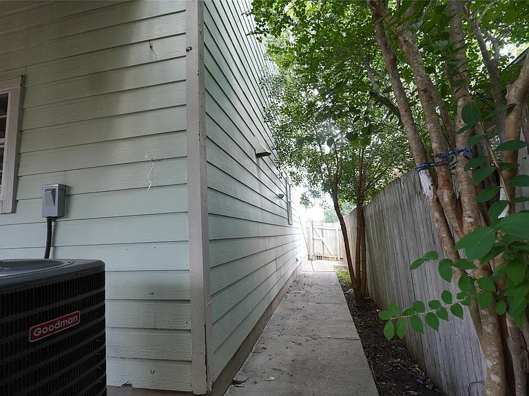 5600 War Admiral Dr — Photo 37