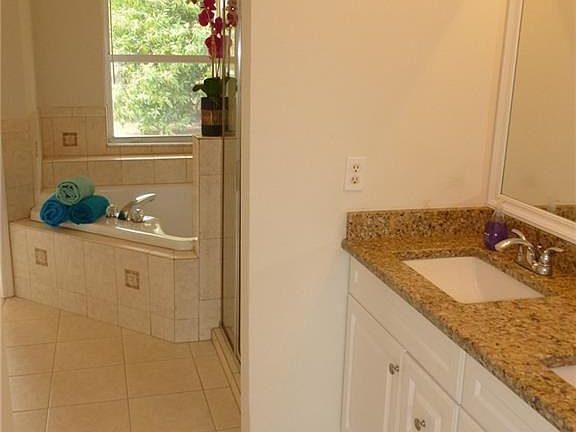 5th image of 1555 Eastlake Ln