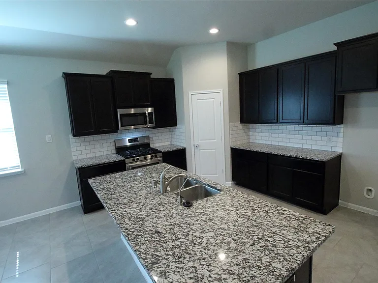 4007 Prairie Landing Ln — Photo 6