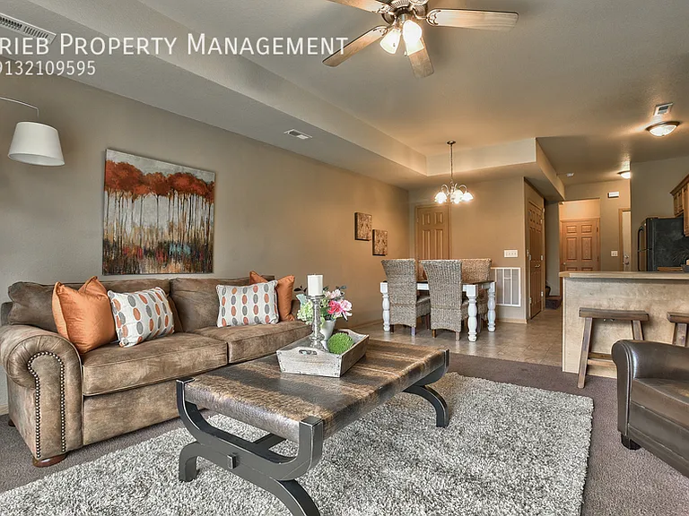 824 Woodson Ct — Photo 2
