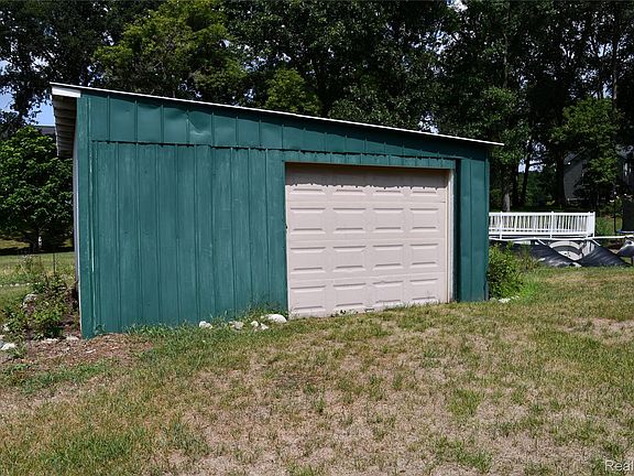 5th image of 9039 Peer Rd