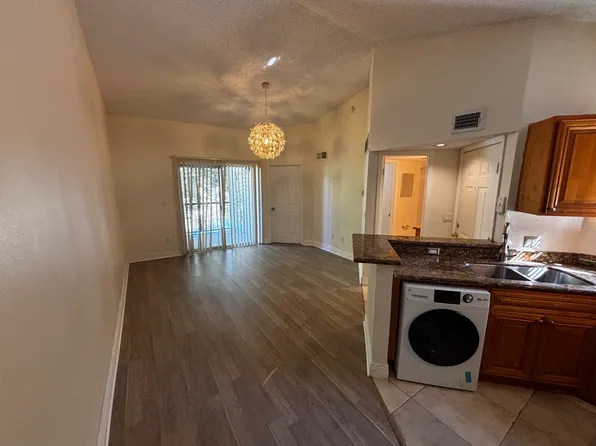 1964 Lake Atriums Cir APT 174, Orlando, FL 32839