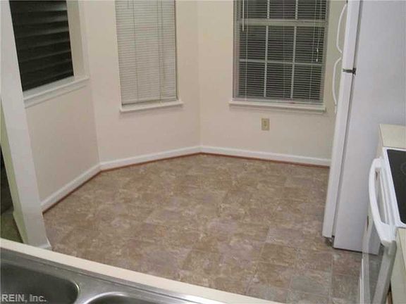 2nd image of 1488 Willow Pointe Ct