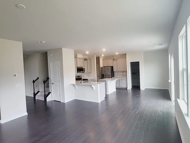 18118 New Mark Ave — Photo 8