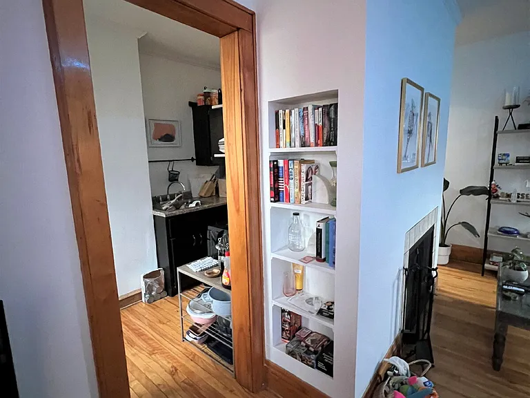 220 Marshall Ave #5 — Photo 6
