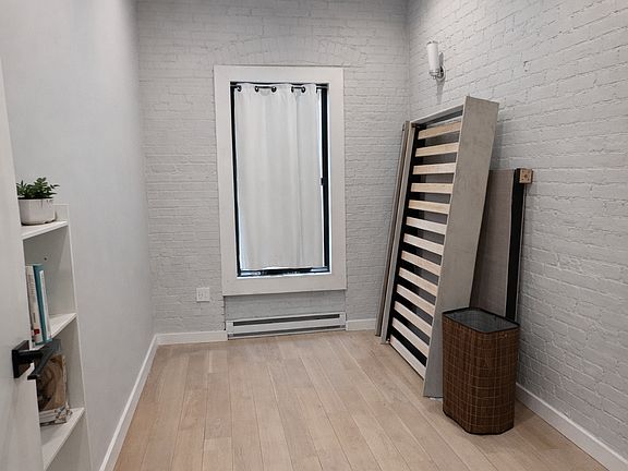 4th image of 165 E 71st St APT 5