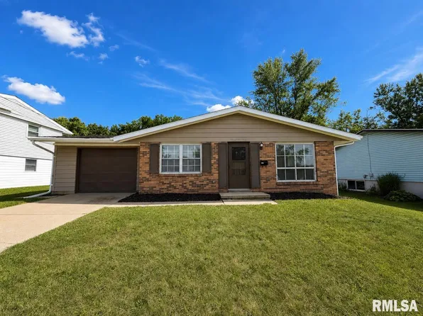2220 W Kensington Dr, Peoria, IL 61614