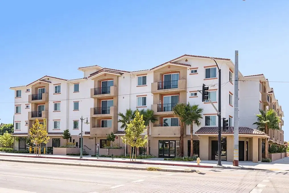 Sherman Way Luxury Apartment Homes — Photo 1