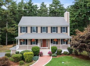45 Mayflower Rd, Acushnet, MA 02743