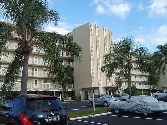2nd image of 36 Yacht Club Dr APT 107