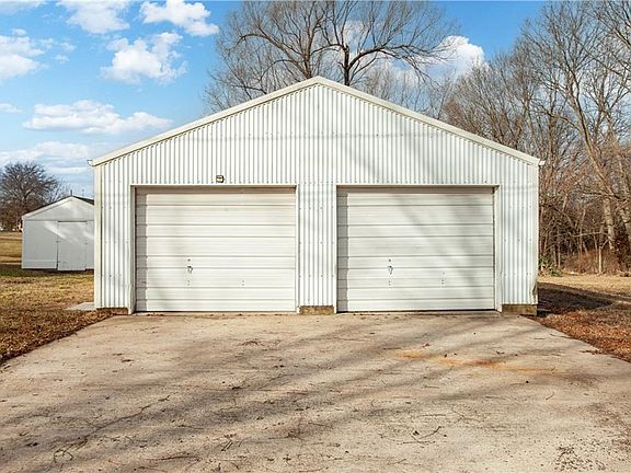 4th image of 200 N Crittendon St