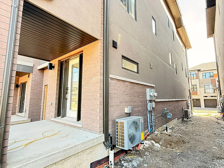 660 Colborne St W #140 — Photo 38