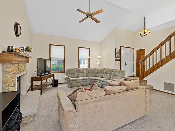 3rd image of 4226 Crofton Ct