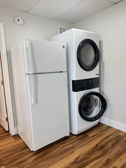 1 bed, 500 sqft, $1,050 — Photo 3