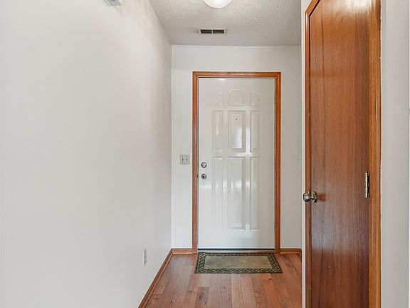 3rd image of 3627 Three Oaks Dr
