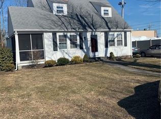 23 Hillard Ave, Warwick, RI 02886