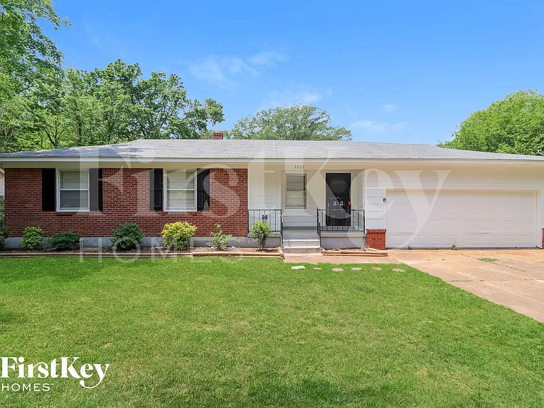 3021 Chaucer Ln — Photo 1
