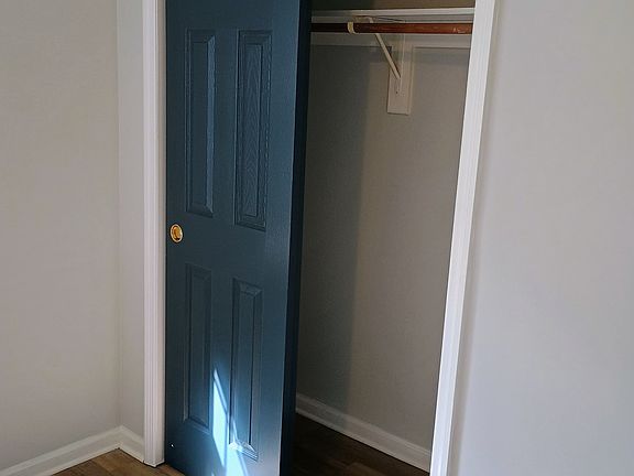 5th image of 347 Ridgewood Ave #2