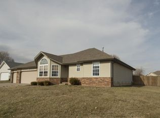 5425 W Lombard St, Springfield, MO 65802