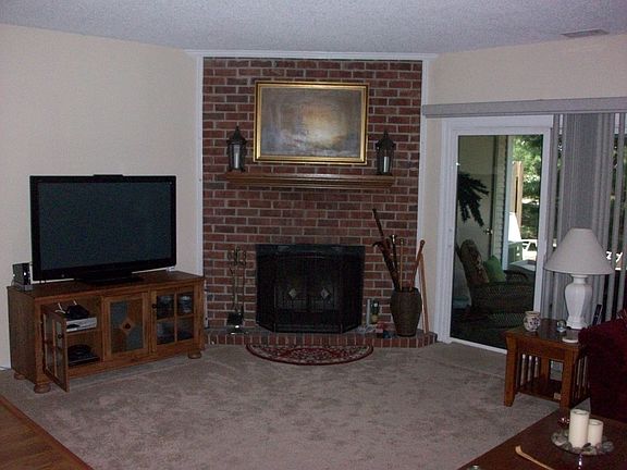 2nd image of 205 Brokaw Ct #205