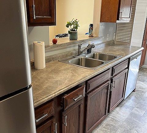 Kitchen sink side