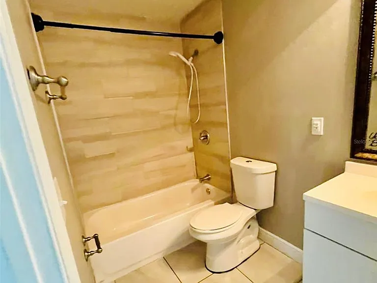 242 Abbotsbury Dr — Photo 11