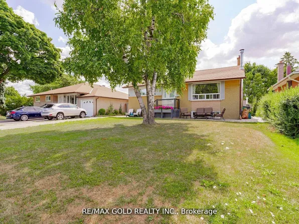 9 Ashwood Cres, Brampton, ON L6T 1M1