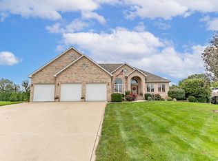 382 Ridge Run Dr, Valparaiso, IN 46383