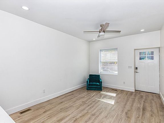 5th image of 4159-4161 Hartford St #1
