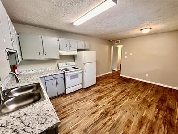 4th image of 2215 Washington Pike APT 14