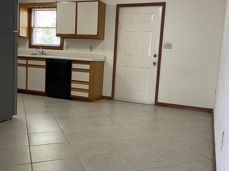 105 Mayflower Rd #0 — Photo 5