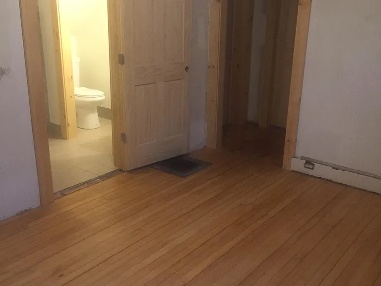 320 Sawyer St — Photo 8
