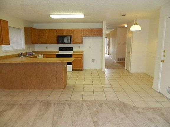 3rd image of 4812 Cable Dr