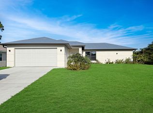 8157 Albatross Rd, Fort Myers, FL 33967