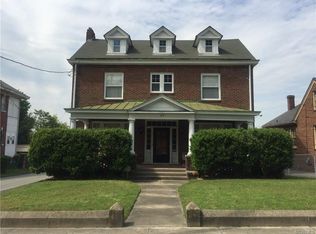 29 Shore St, Petersburg, VA 23803